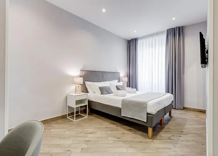 Konukevi Colonna Luxury 4*