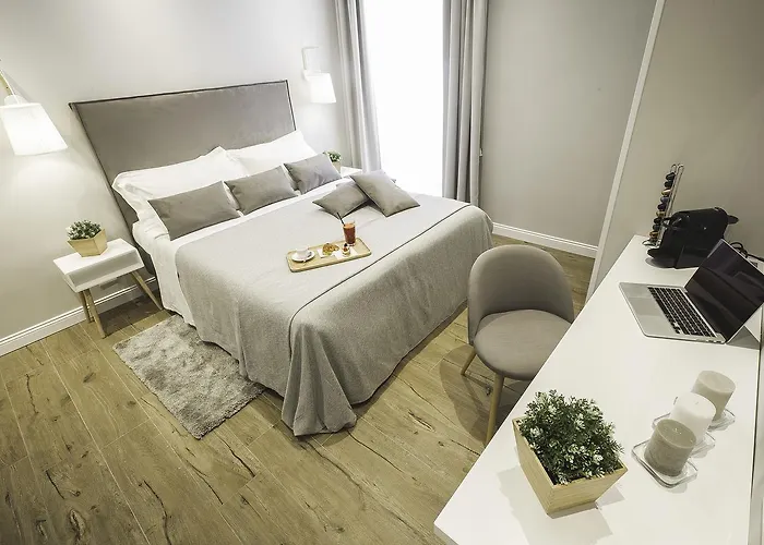 Konukevi Colonna Luxury 4*