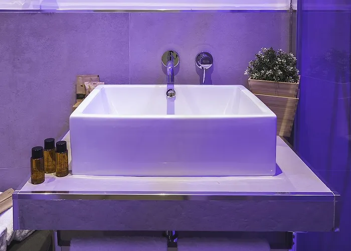 Konukevi Colonna Luxury 4*